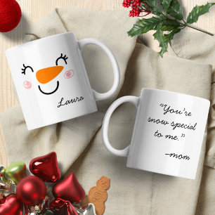 Tazas de café con cara de muñeco de nieve feliz de