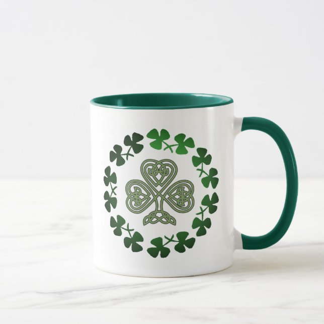 Tazas de café del trébol del día de St Patrick y (Derecha)