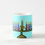 Tazas de Hannukah Menorah de las ardillas<br><div class="desc">Ilustracion gráfico del menorah colorido de Hannukah del diseño de la ardilla. Celebre todas las noches de este día de fiesta con esta taza única. ¡Idea del regalo de la diversión para los amigos o la familia!</div>
