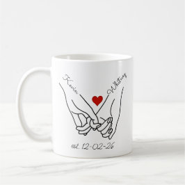 Tazas de nombres de pareja con manos entrelazadas 