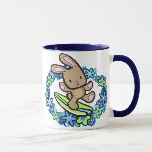 Tazas del conejito del chocolate que practican