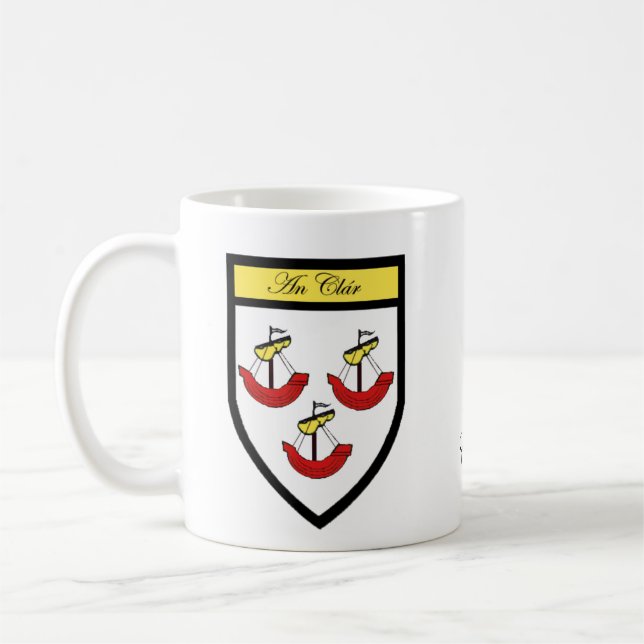 Tazas del mapa y del escudo de Clare del condado (Izquierda)