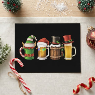 Tazas festivas de cerveza de Navidad con sombreros
