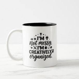 Tazas organizadas de forma creativa cita dos tonos