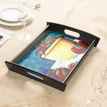 Tazón amarillo con bandeja de manzanas