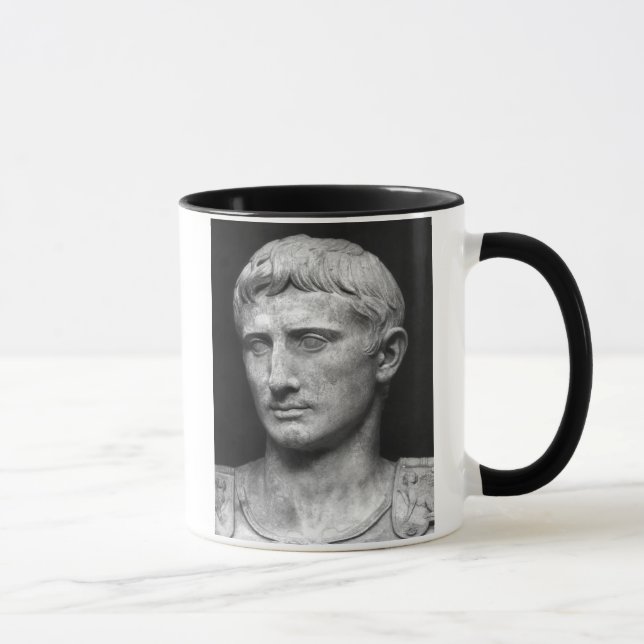 Tazza de la taza de César Augustus*/de César (Derecha)