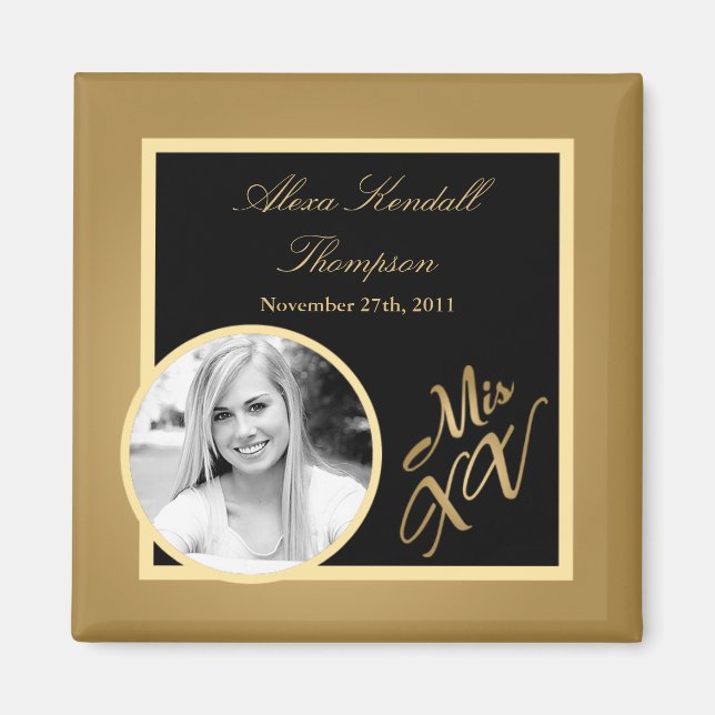 {TBA} 2"x2" Mi XV imán de Invitación dorada (Frente)