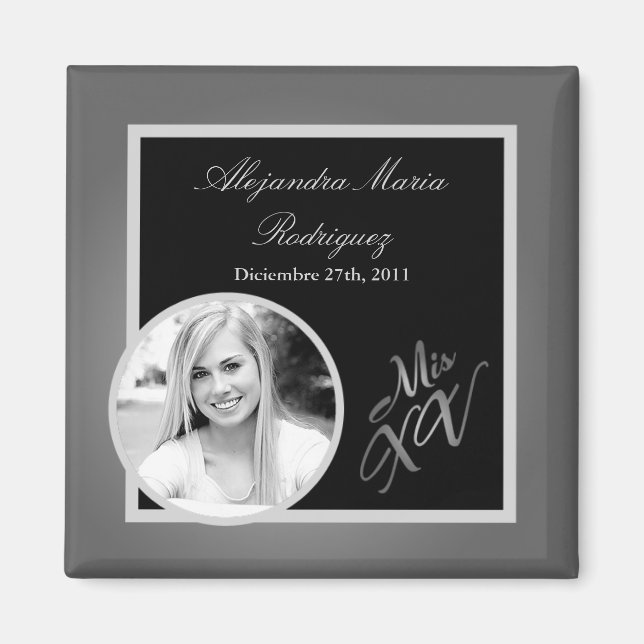 {TBA} 2"x2" Mi XV imán de Invitación plateada (Frente)