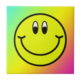 Teja sonriente feliz de la foto del arco iris de