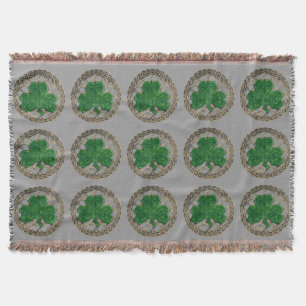 Tejida Shamrock gris sobre nudos celtas lanza una manta