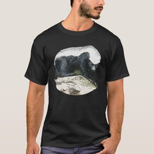 Tejón de miel en una camiseta de madera del tocón (Anverso)