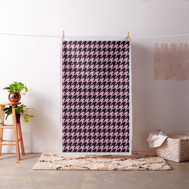Tela Black & Pink Houndstooth Seamless Pattern (In Situ)