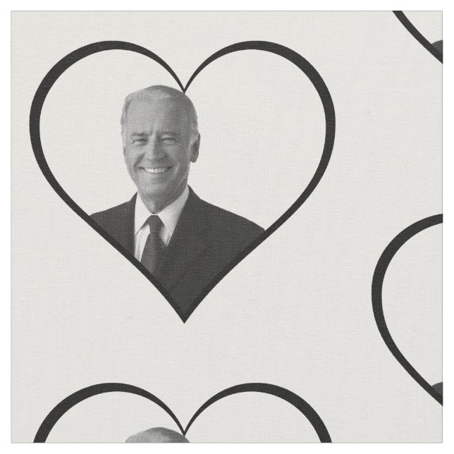 Tela corazón de vota joe biden (De cerca)