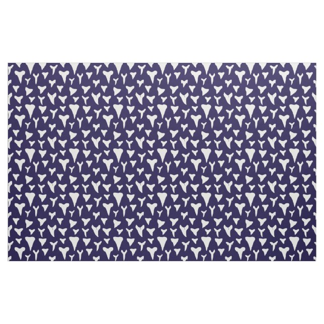 Tela Dientes de tiburón sobre azul marino ("Cuarto gordo" (fat quarter))