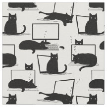 Gatos sentados en laptops
