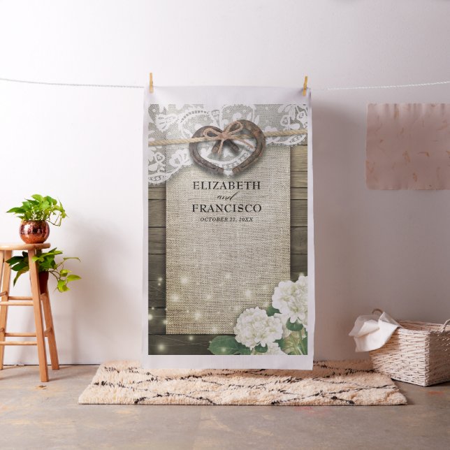Tela Horseshoe Lace Hydrangea Wood Photo Booth Fondo (In Situ)