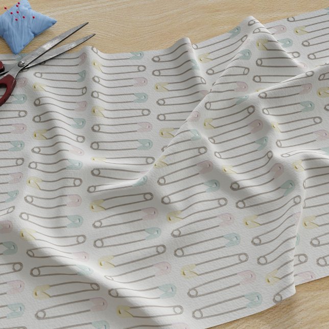 Tela moderna de estampado de pañal para bebé (A fun pattern of baby diaper pins fabric perfect for your nursery)