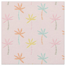 Palmeras cortas sobre fondo rosa claro