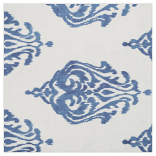 Tela Patrones tribales de ikat de damasco blanco y azul