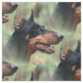 Tela Pinscher del Doberman en las maderas