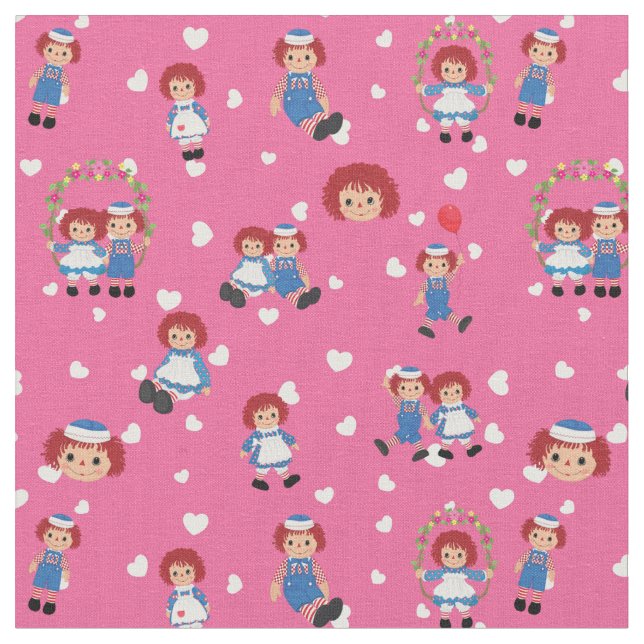 Tela Raggedy Ann and Andy on Falling Hearts on Pink (De cerca)