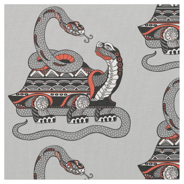 Tela Tortoise entrelazada con una serpiente (De cerca)