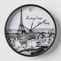 Tema de viajes, París en negro y blanco reloj
