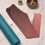 Tendencia Otoño Coral Sunset Ombre Leggings<br><div class="desc">Elegante coral Sunset sutiles leggings oscuras de nuestra colección de colores de tendencia otoño e invierno 2023/24 ofrecen un encanto intemporal. Estas coloridas leggings de coral tienen un gradiente, que se desvanece de la oscuridad en la parte superior a un color más claro y luminoso en las piernas. Estas piernas...</div>