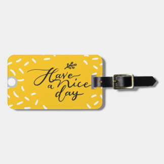 Tener una etiqueta de bolso de un buen día