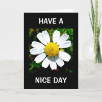 Tener una tarjeta de cumpleaños para un buen día