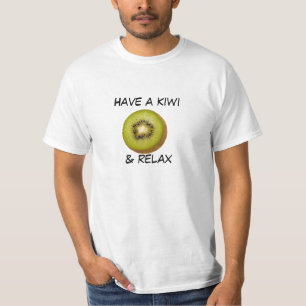 Tenga un kiwi y relaje la camiseta