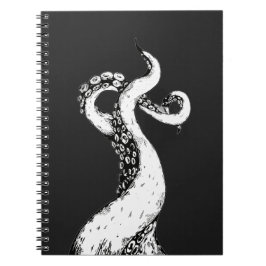 tentáculos de pulpo en cuaderno negro con espiral