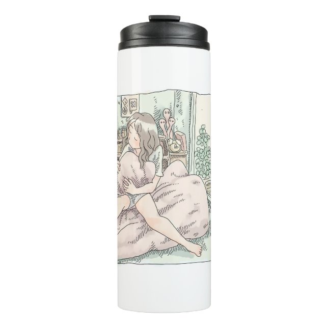 TERMO さなさやじ　ベランダのある部屋の窓際で布団の上でクッションを抱きしめて座る女性のイラスト (Anverso)