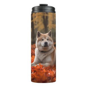 Termo Akita en otoño se inspira en hojas