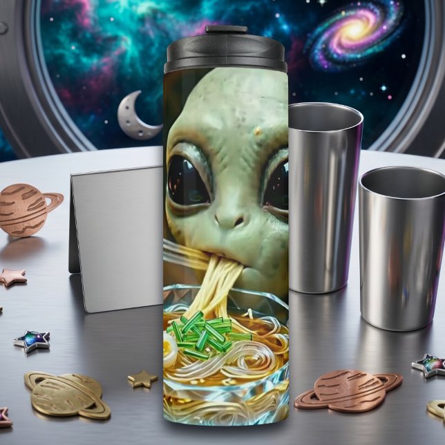 Termo Alienígena divertido comiendo fideos Ramen (Subido por el creador)