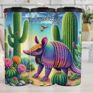 Termo Armadillo en un Jardín de Cactus