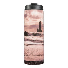 Termo Atardecer en la playa de arena negra de Reynisfjar