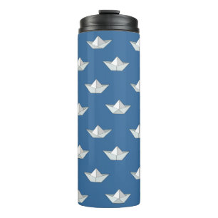 Termo Barcos de Origami en el modelo del agua