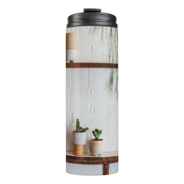 TERMO BARRAS BLANCAS CERAMICAS EN MESA DE MADERA MARRÓN (Anverso)