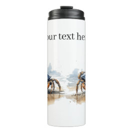 Termo cangrejo azul y naranja caminando por la playa