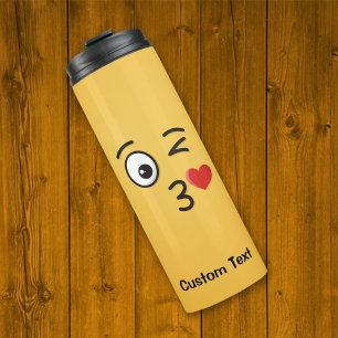 Termo Cara lanzando un Tumbler Termal de Beso