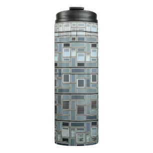 Termo Construcción de pintura en pared gris