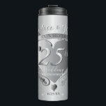 Termo Corazón del 25° Aniversario del Boda<br><div class="desc">¡Tan cuidadosa como para conmemorar su 25º aniversario de Plata al estilo retro de los años 50 con su propio emblema del corazón 3D y nombres en una sombra de plomo! Por favor,  envíeme un mensaje con cualquier personalización que desee,  ¡estaré encantado de ayudar!</div>