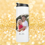 Termo Crear Personalizado Acero Doble Pared Foto Viaje d<br><div class="desc">Crea tu propio personalizado, personalizado, elegante escritura a mano negra caligrafía tipografía tipo letra, elegante, elegante, de forma cilíndrica, acero inoxidable, aislado al vacío, doble pared, blanco, fresco y único graffiti / efecto fotográfico tórrido barrido taquilla termal de viaje de foto de tumbler, que se adapta a la mayoría de...</div>