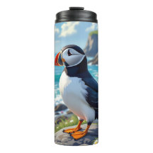Cute Puffin en la orilla del mar tema