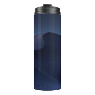 TERMO DESIERTO ABSTRACTO POR LA NOCHE