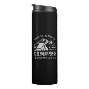 Termo Diseño de café en un camping asado y en roaming