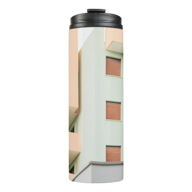 TERMO EDIFICIO DE CONCRETO BLANCO Y ROSA (Anverso)