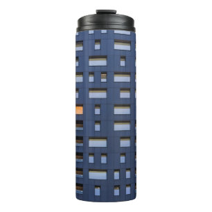 Termo Edificio de hormigón azul y blanco