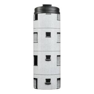 Termo Edificio de hormigón blanco
